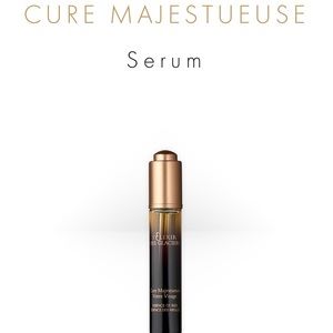 🌟NEW From their gold line Cure Majestueuse.
